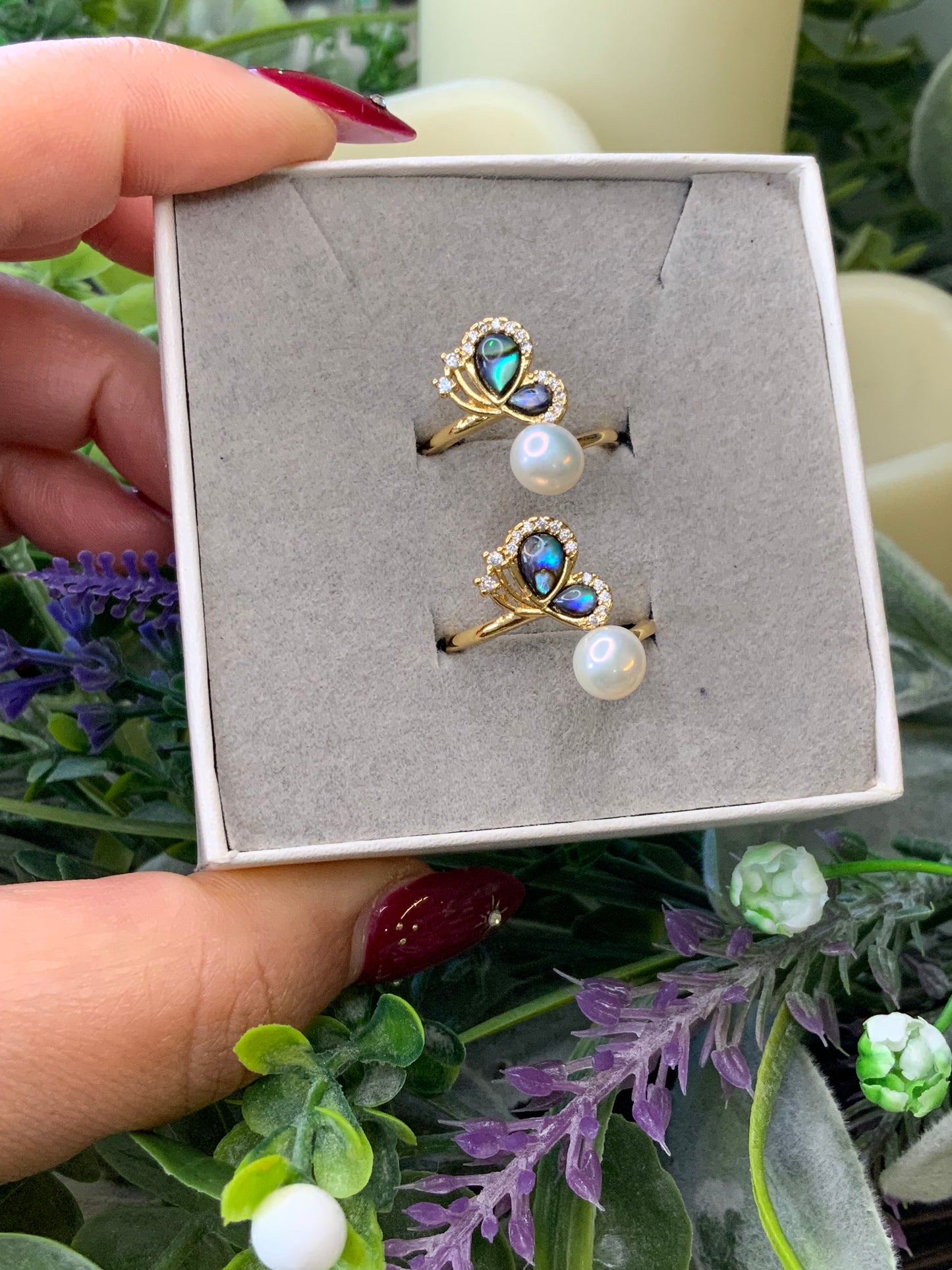 Fresh water pearls abalone shell