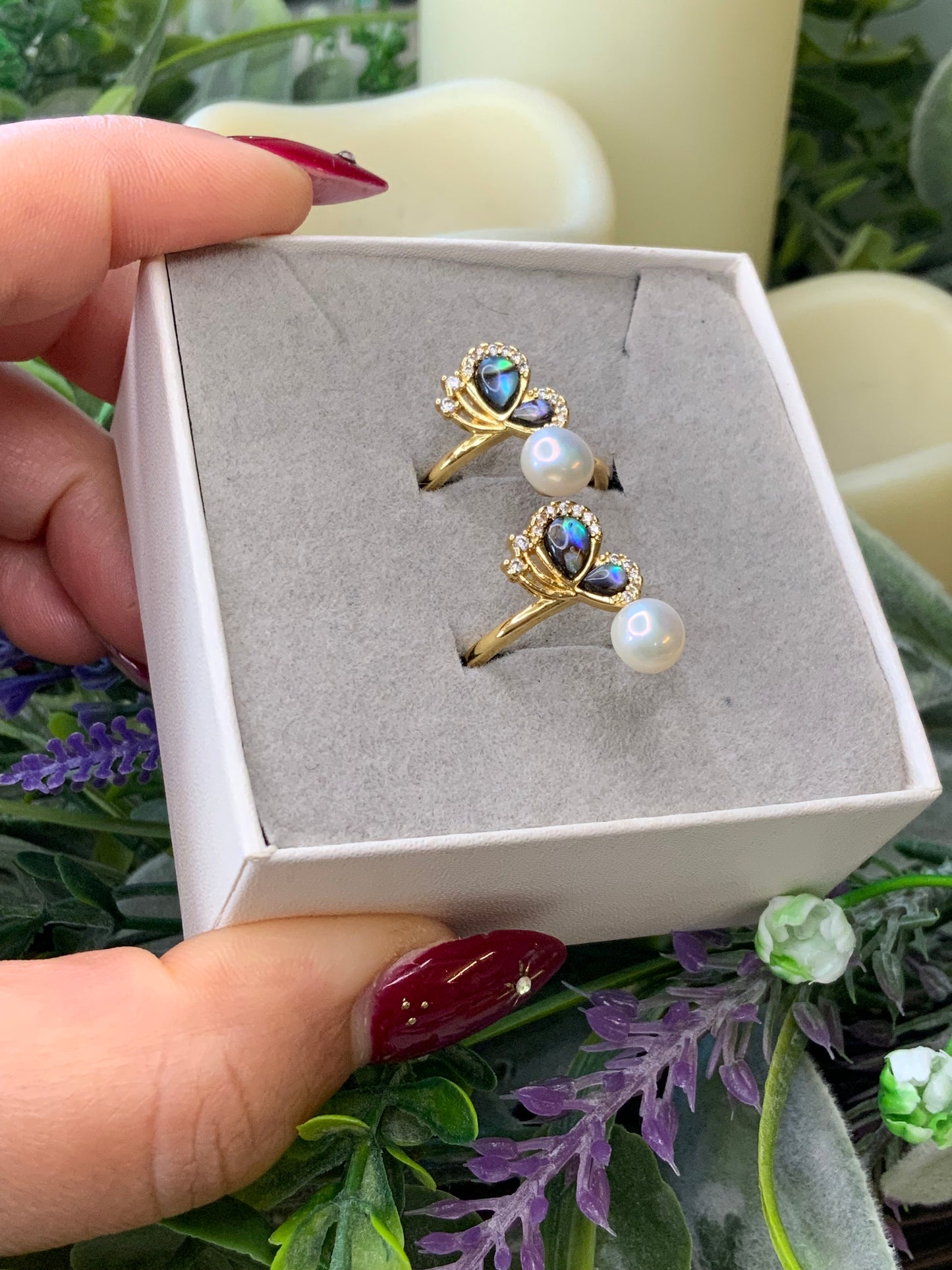 Fresh water pearls abalone shell