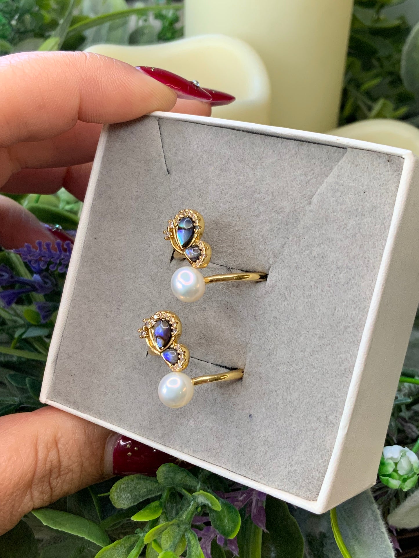 Fresh water pearls abalone shell