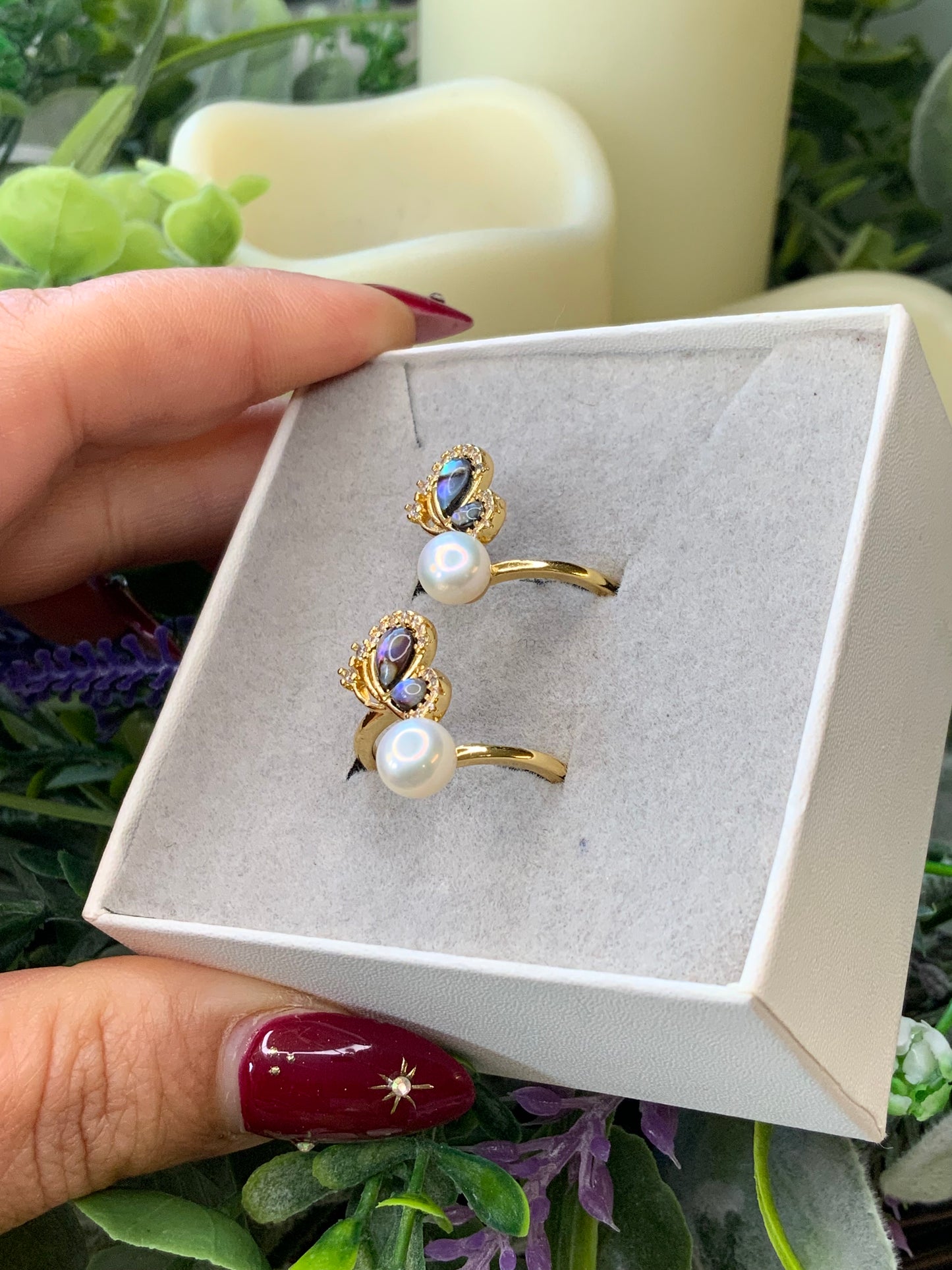 Fresh water pearls abalone shell